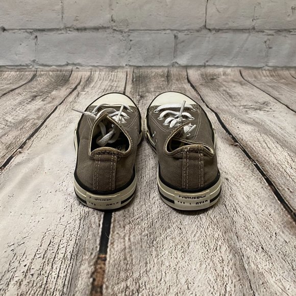 Chuck Taylor All Star Converse Gray and White, Youth Size 3, Pre-owned - Picture 3 of 9